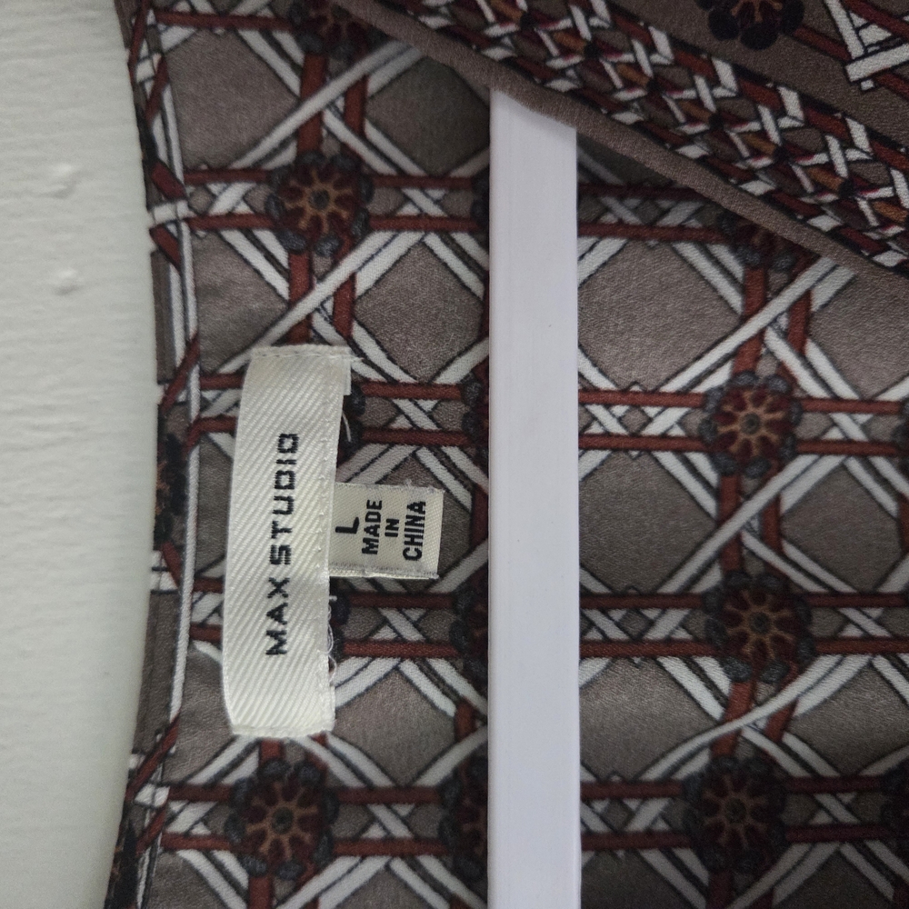 Max Studio Geometric Patterned Blouse - Picture 4 of 8